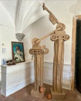 E-Scooter on Roman column